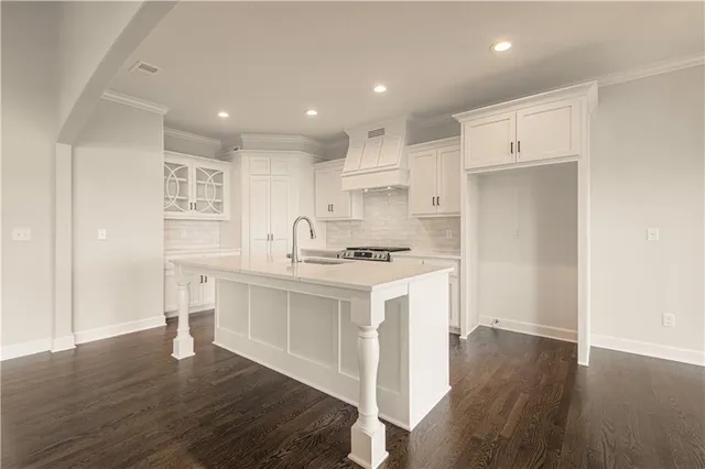 $639,900 | 4810 Northeast 105th Street, Kansas City, MO 64156