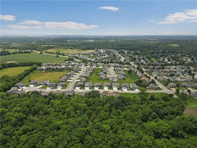 $639,900 | 4810 Northeast 105th Street, Kansas City, MO 64156