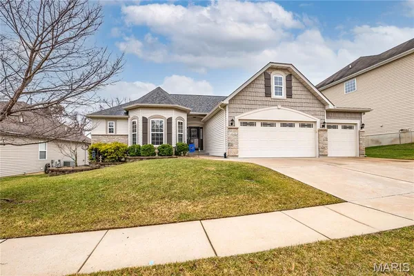 $589,000 | 1570 Heritage Valley Drive, High Ridge, MO 63049