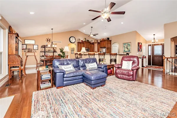 $589,000 | 1570 Heritage Valley Drive, High Ridge, MO 63049