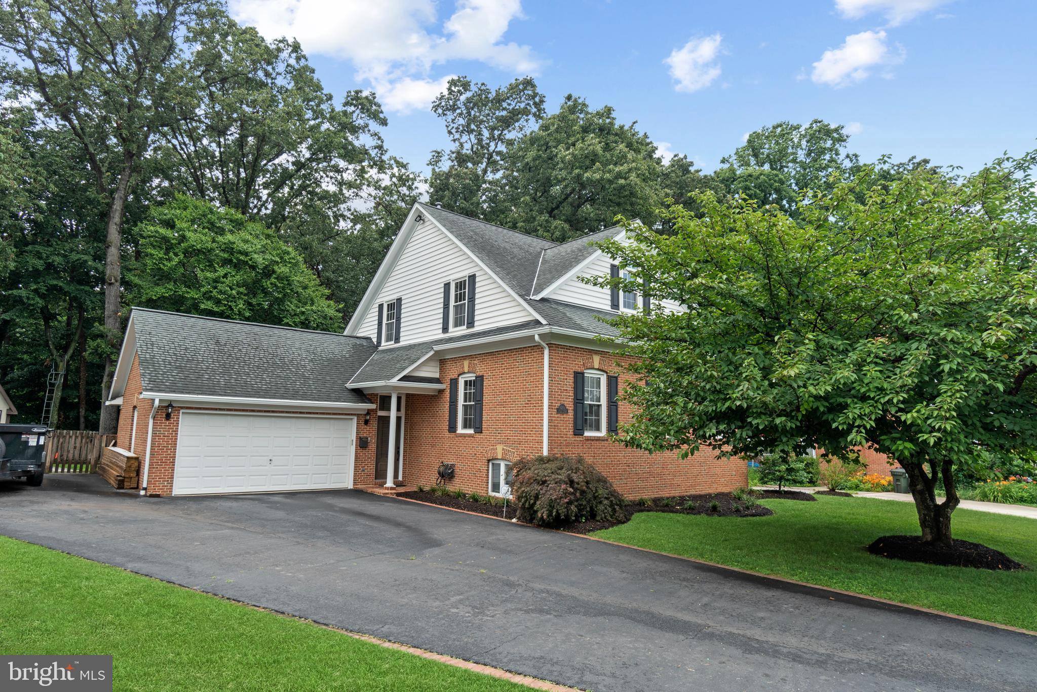 Extraordinary Springfield Home !