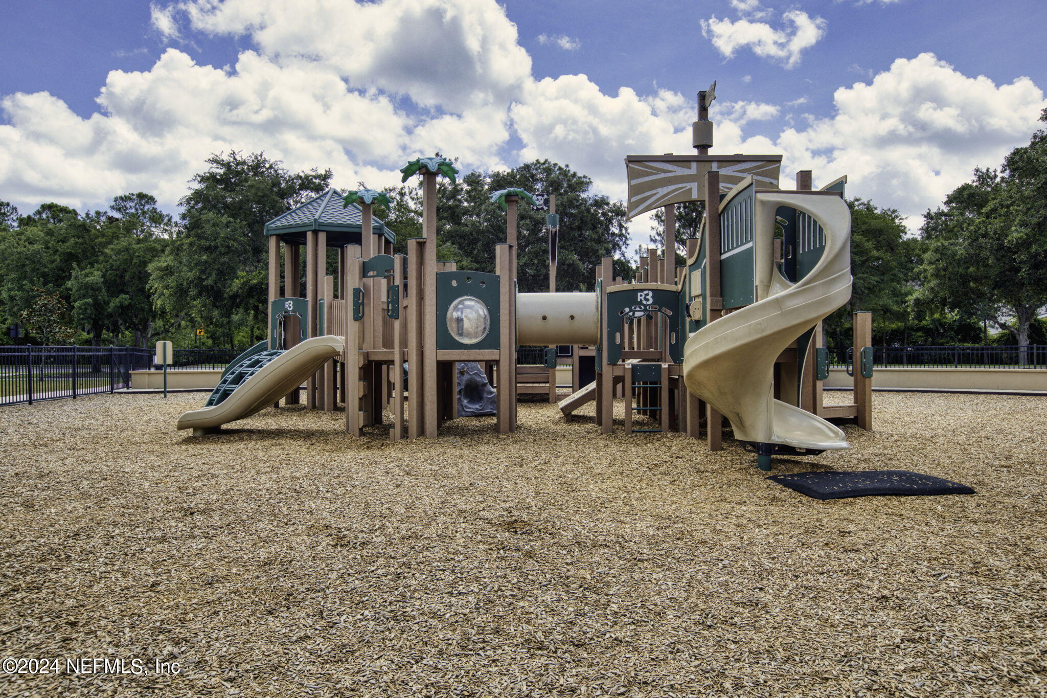 650 South Loop Parkway St. Augustine, FL 32095 - Photo 37 of 42 a view of a house with backyard