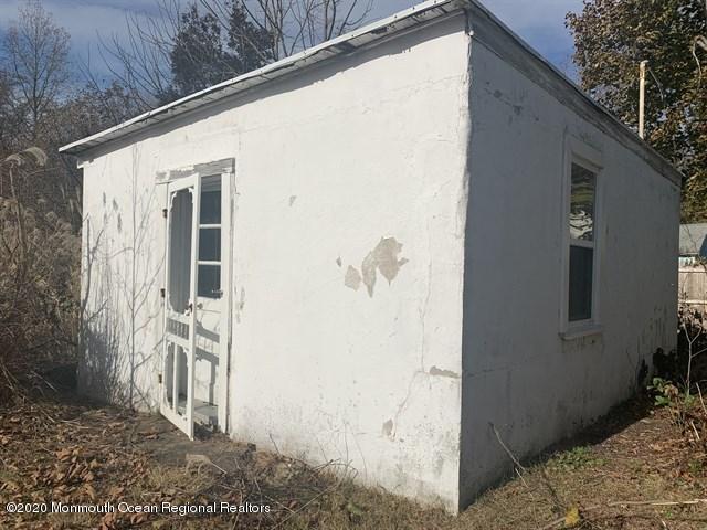 116 Oak Glen Road Howell, NJ 07731 - Photo 4 of 16