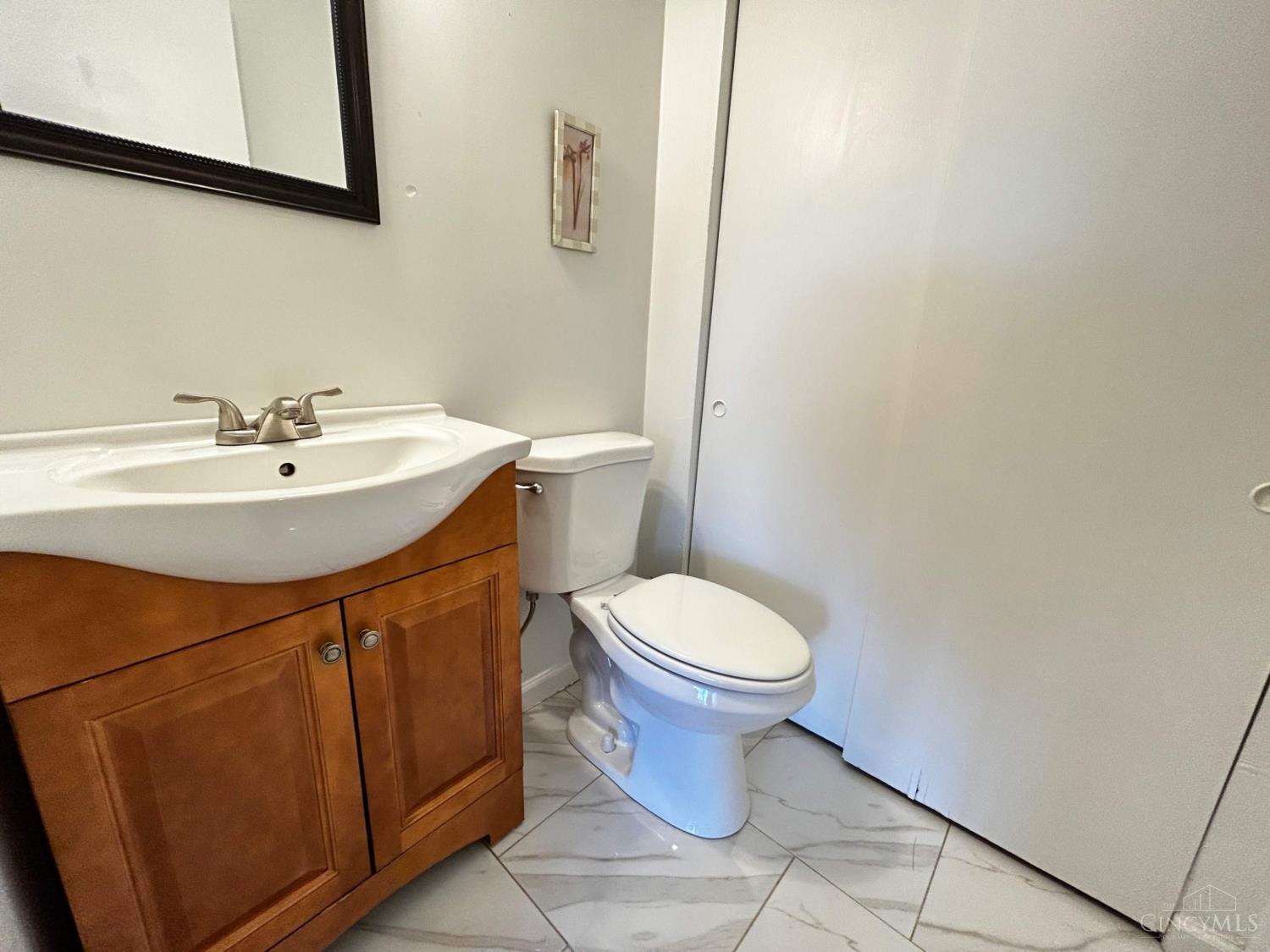 3380 North Bend Road Cincinnati, OH 45247 - Photo 13 of 38