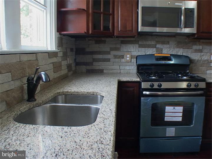 7456 Briar Road Philadelphia, PA 19138 - Photo 3 of 20 Gallery Image 3
