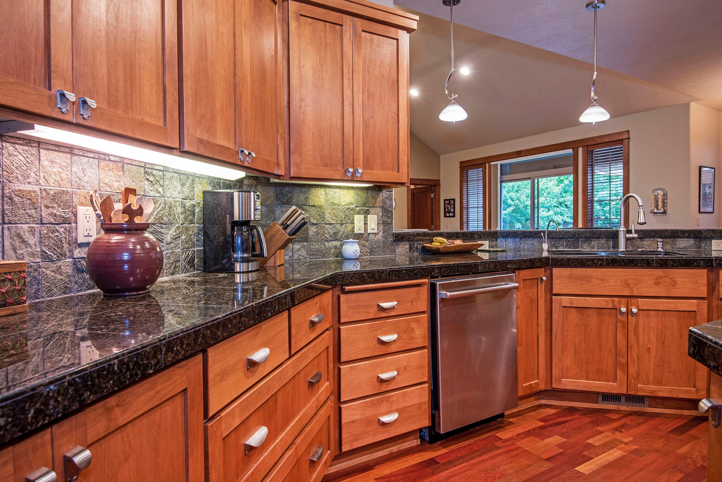 61145 Ridge Falls Place Bend, OR 97702 - Photo 10 of 34 61145 Ridge Falls Pl Bend OR-print-010-0