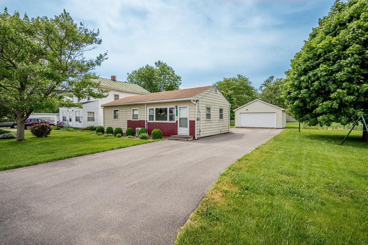 127 Monroeville Road Monroeville, IN 46773 - Photo 1 of 20
