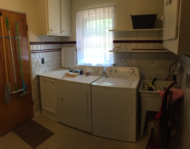 5925 107th Street Chicago Ridge, IL 60415 - Photo 13 of 21 a utility room with dryer and washer