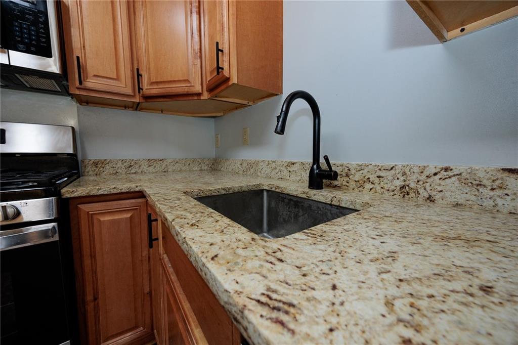 5 Bayard Road, Unit 717 Pittsburgh, PA 15213 - Photo 21 of 46 granite countertops