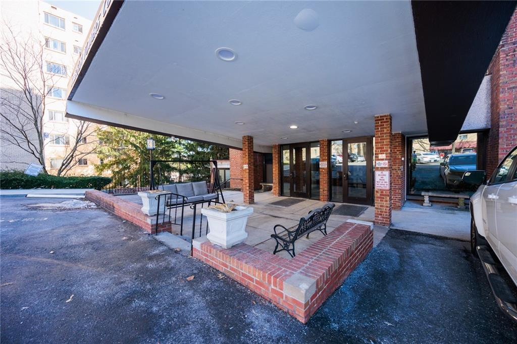 5 Bayard Road, Unit 717 Pittsburgh, PA 15213 - Photo 3 of 46