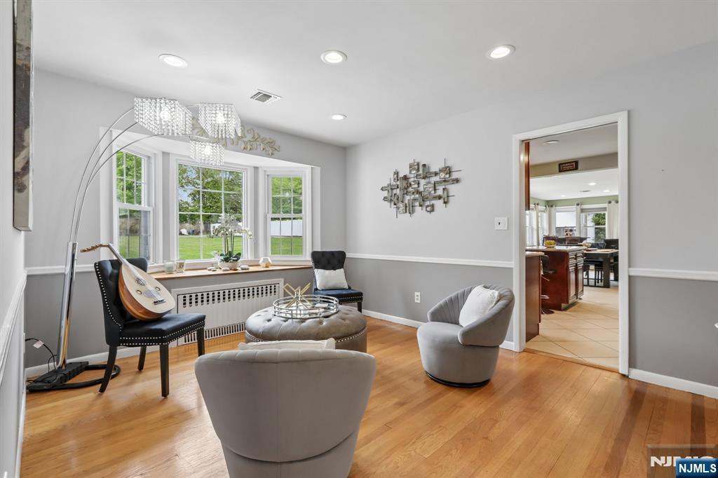 921 Linwood Avenue Ridgewood, NJ 07450 - Photo 9 of 42