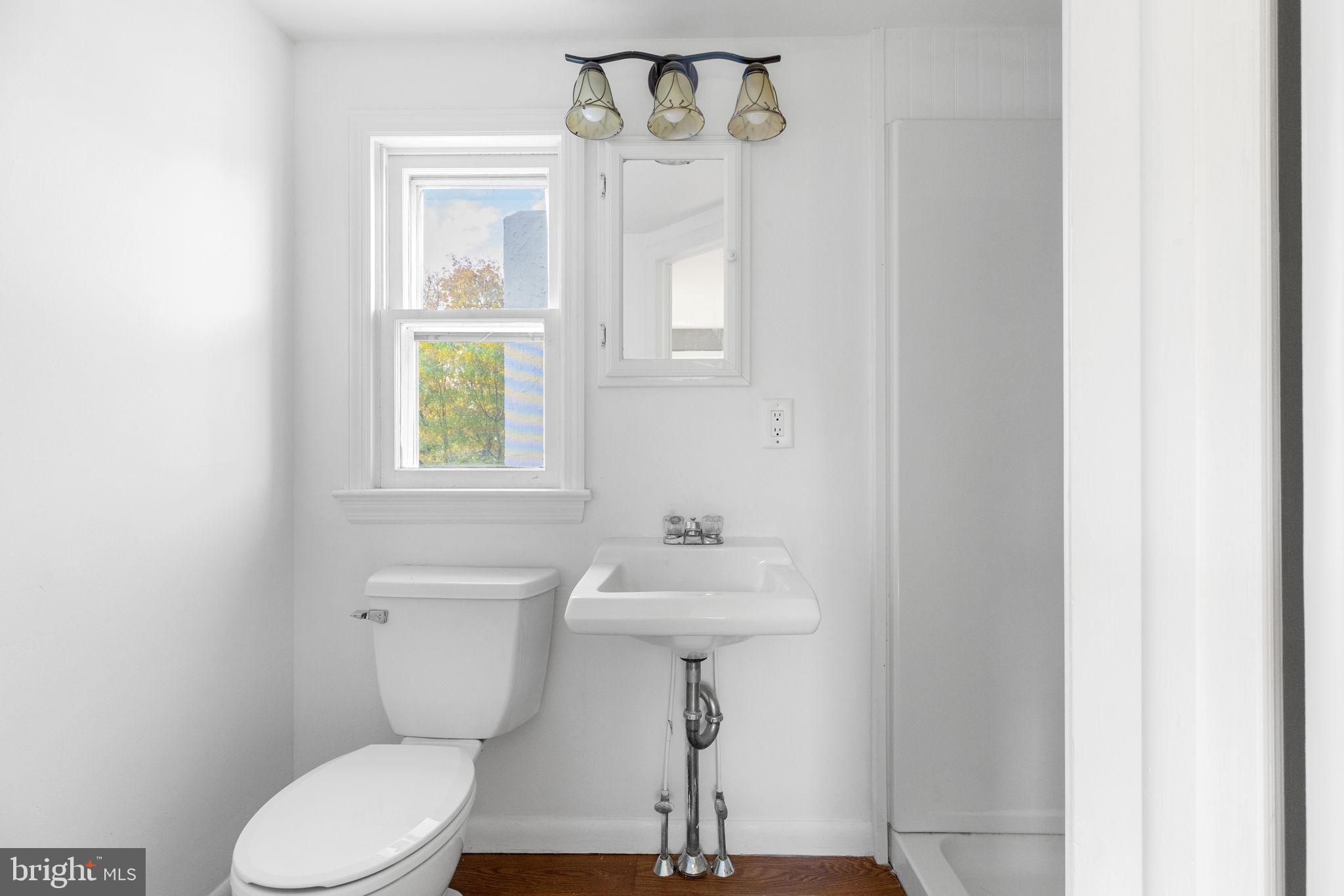 222 Rosehill Road West Grove, PA 19390 - Photo 17 of 23 Primary bathroom