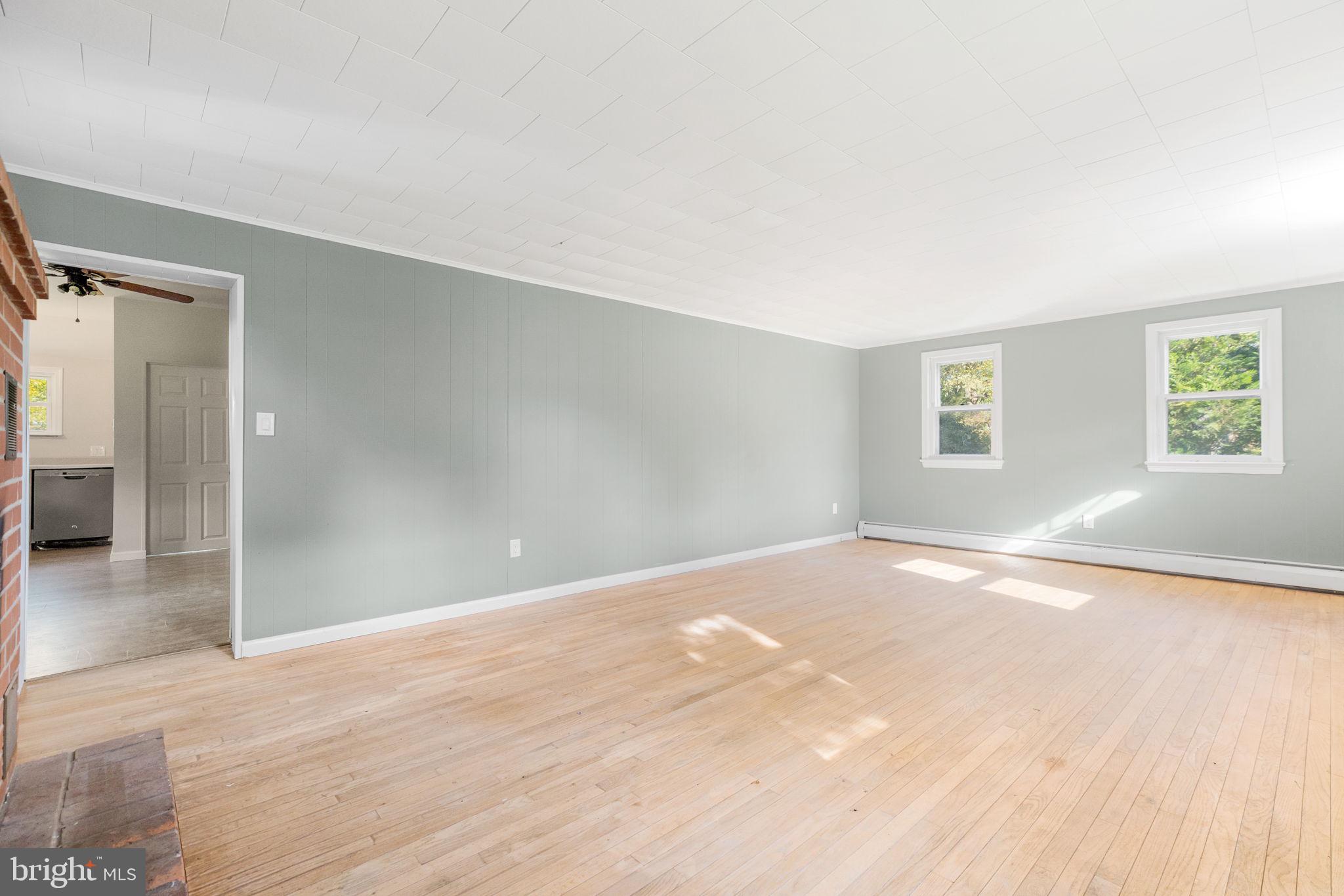 222 Rosehill Road West Grove, PA 19390 - Photo 4 of 23 Living room