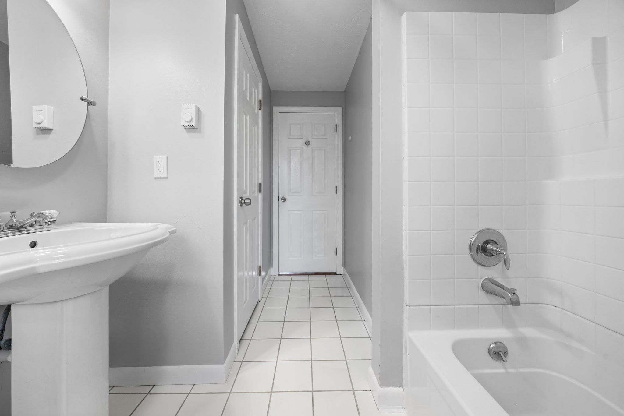 5 Sherwood Road Londonderry, NH 03053 - Photo 21 of 35 Gallery Image 21