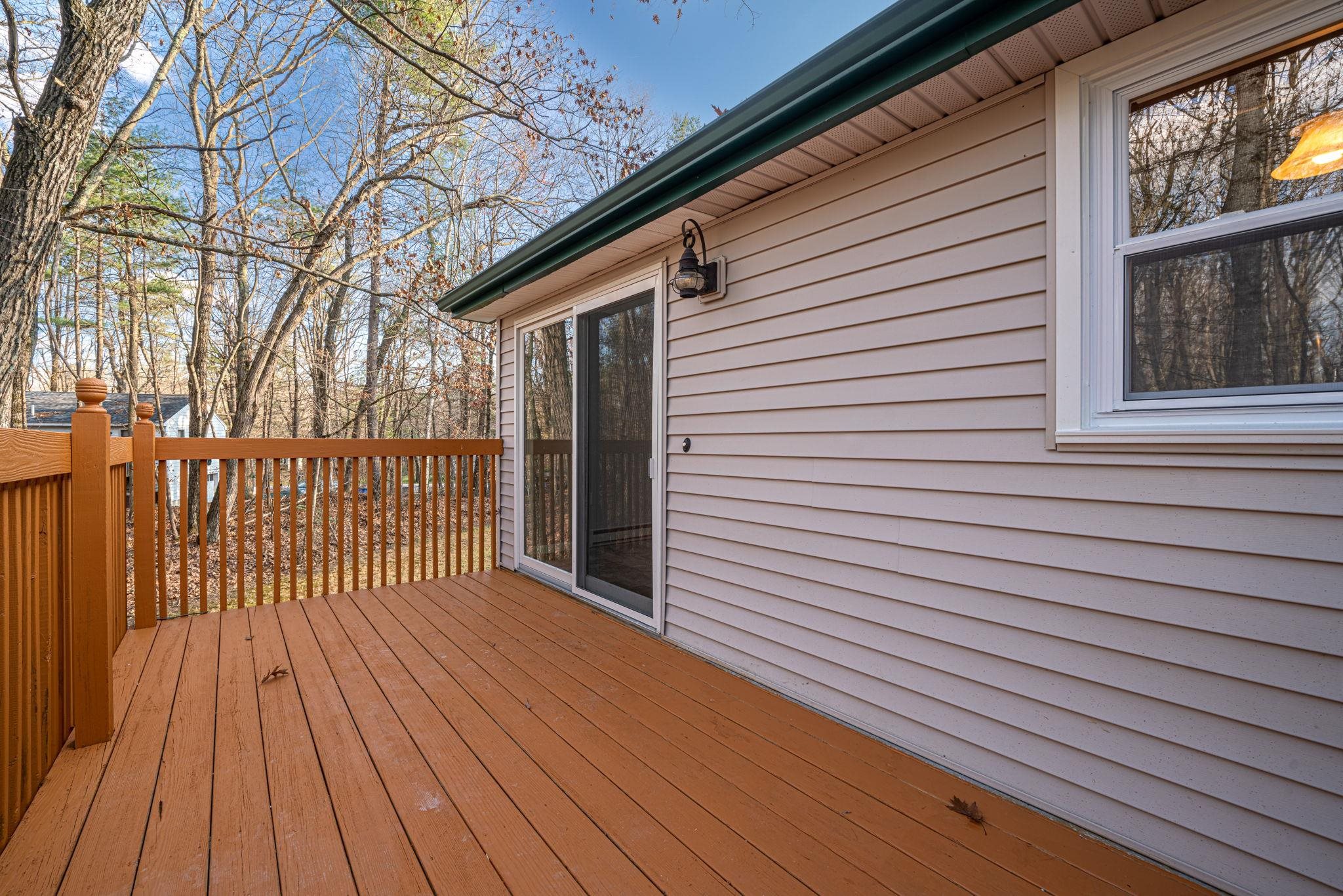5 Sherwood Road Londonderry, NH 03053 - Photo 8 of 35 Gallery Image 8