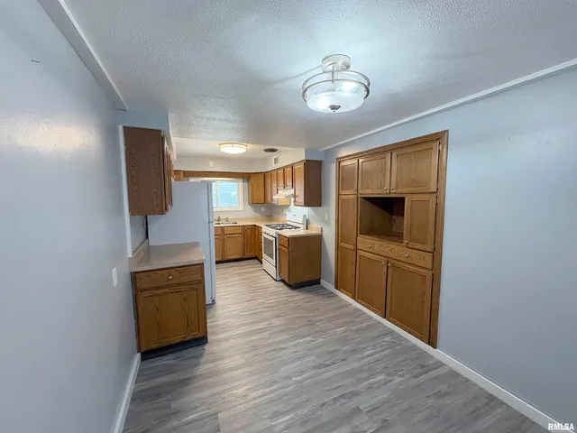 $169,900 | 2316-2320 West Ayres Avenue, Peoria, IL 61604