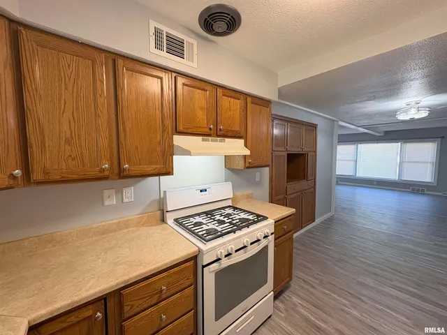 $169,900 | 2316-2320 West Ayres Avenue, Peoria, IL 61604