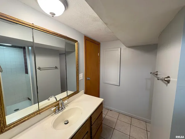 $169,900 | 2316-2320 West Ayres Avenue, Peoria, IL 61604