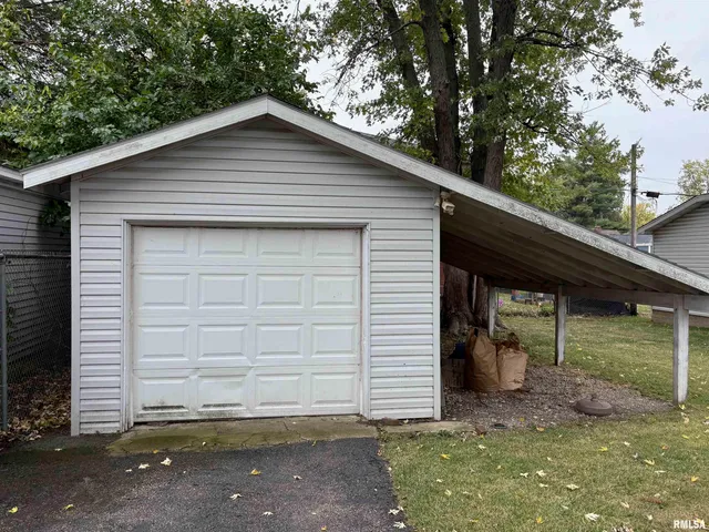 $169,900 | 2316-2320 West Ayres Avenue, Peoria, IL 61604