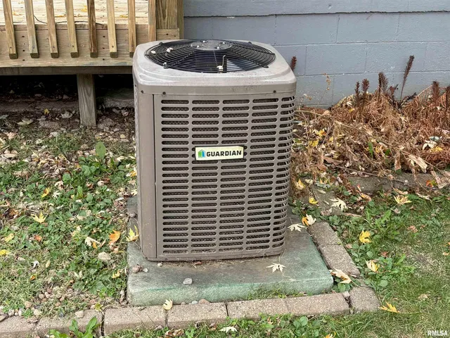 $169,900 | 2316-2320 West Ayres Avenue, Peoria, IL 61604