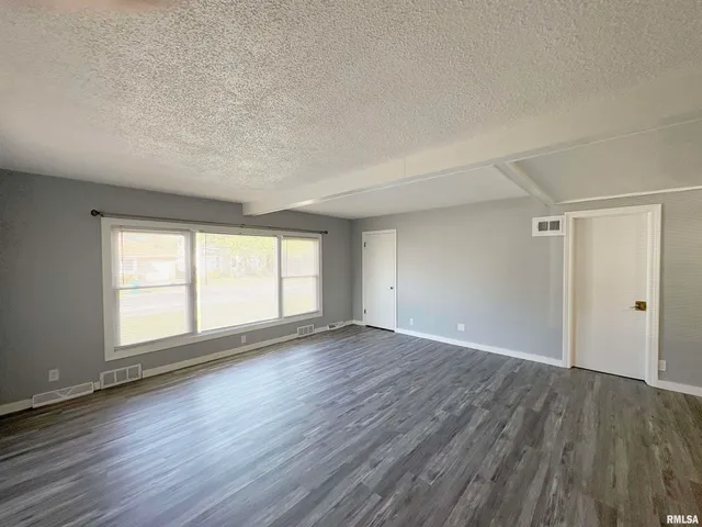 $169,900 | 2316-2320 West Ayres Avenue, Peoria, IL 61604