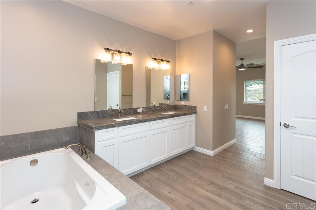 2914 Vista Del Rio Fallbrook, CA 92028 - Photo 6 of 9