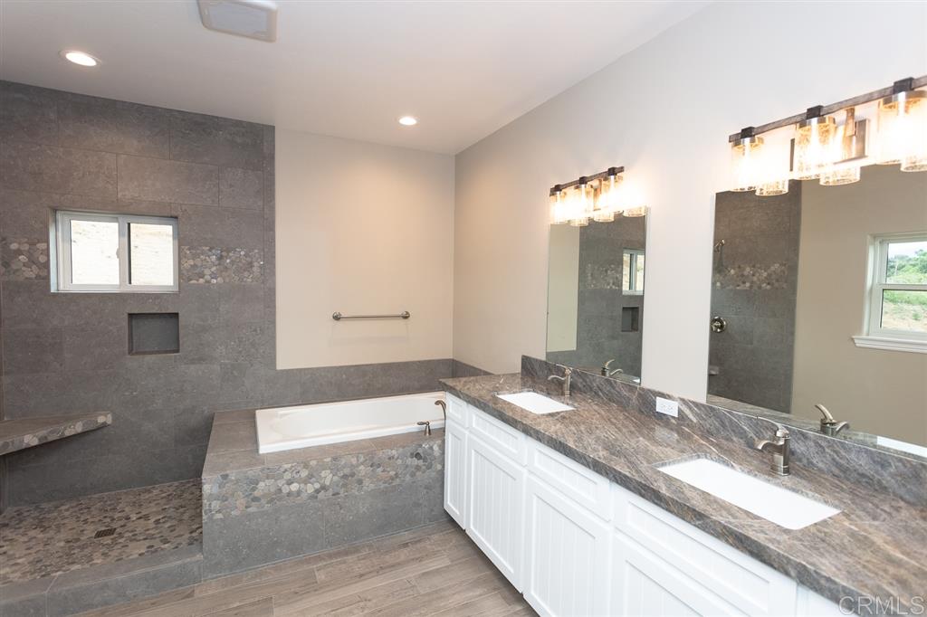 2914 Vista Del Rio Fallbrook, CA 92028 - Photo 8 of 9