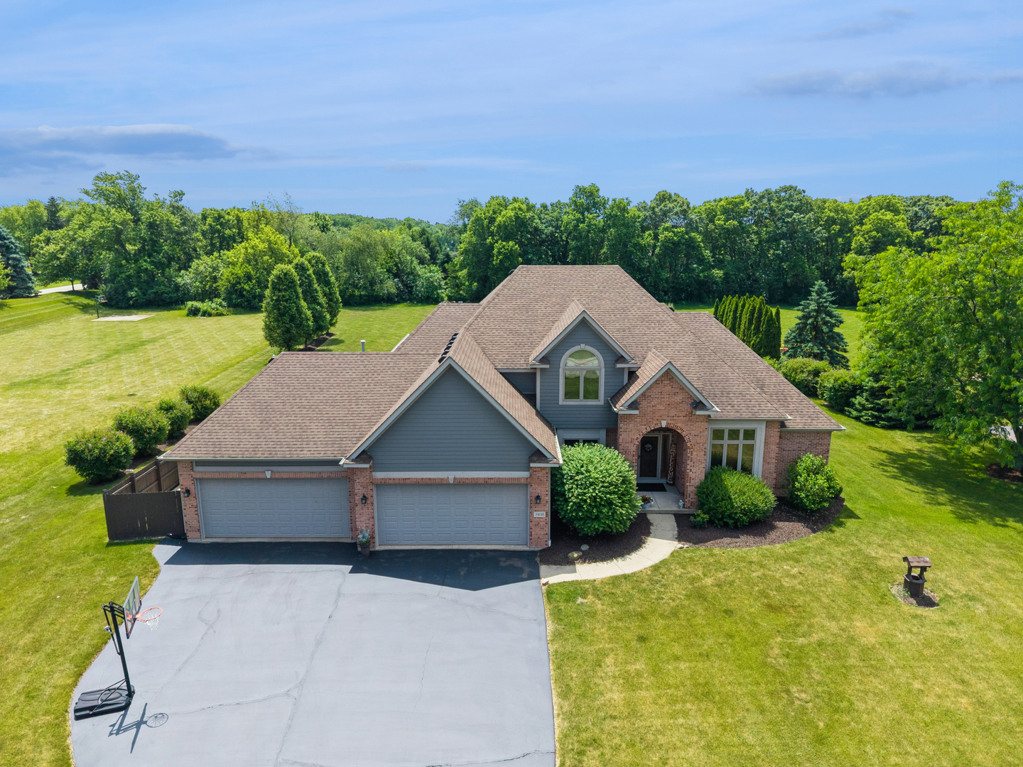 3405 Forest Ridge Drive Spring Grove, IL 60071 - Photo 2 of 29 Gallery Image 2