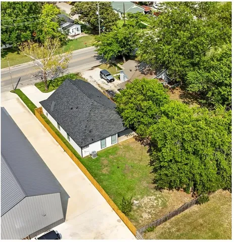 $326,900 | 1118 South Grand Avenue, Gainesville, TX 76240