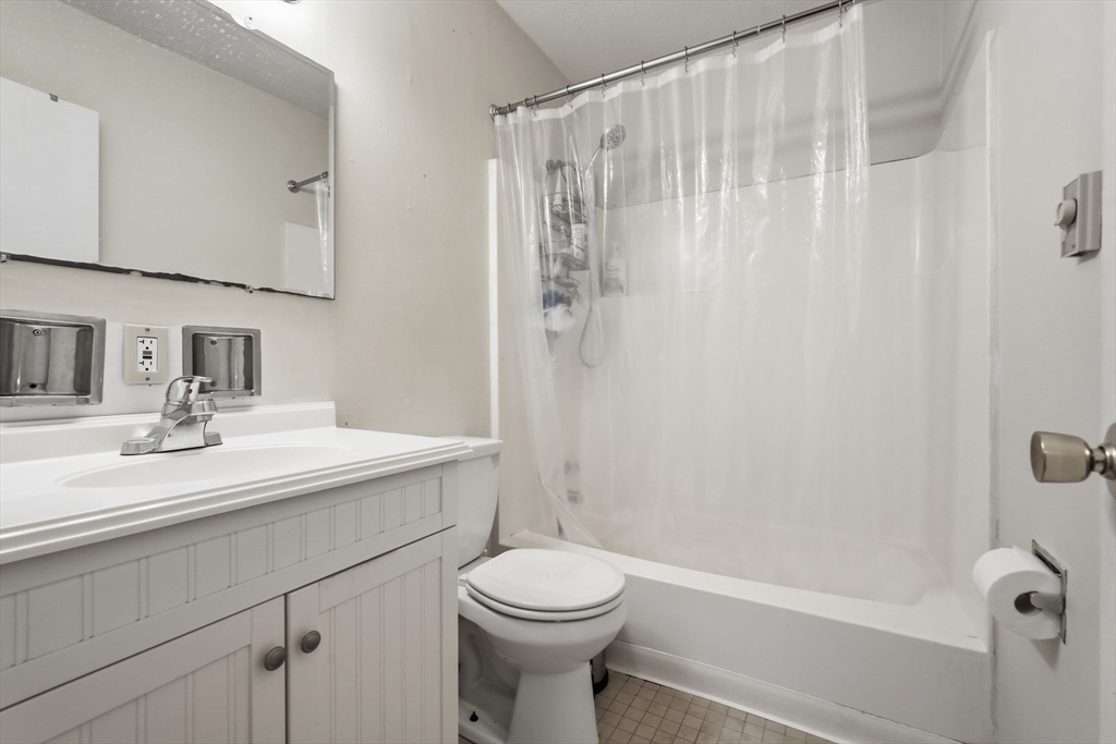 170 East Hadley Road, Unit 120 Amherst, MA 01002 - Photo 20 of 33