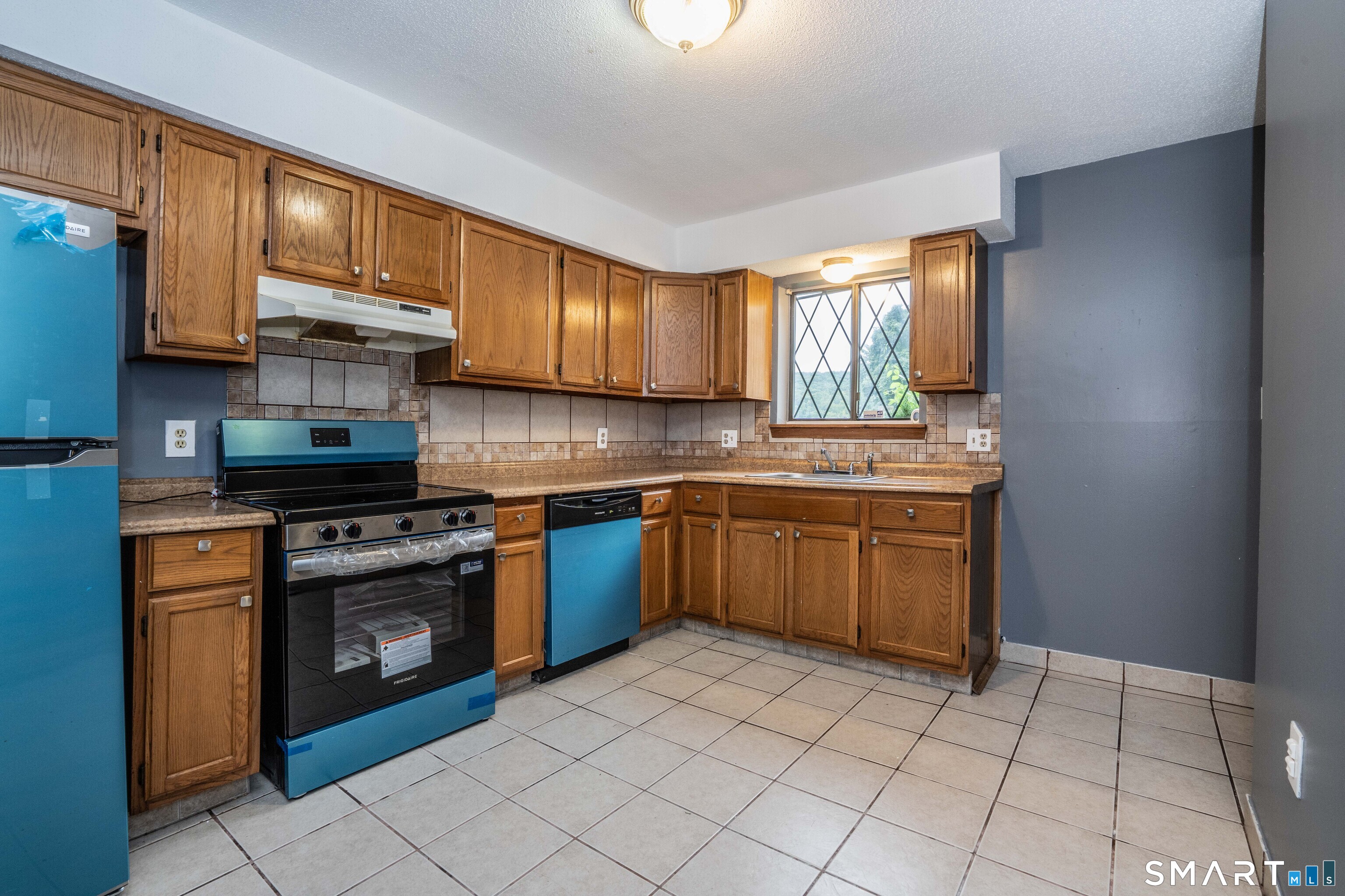 2 Craftwood Road, Unit 25 Waterbury, CT 06704 - Photo 7 of 20 Gallery Image 7