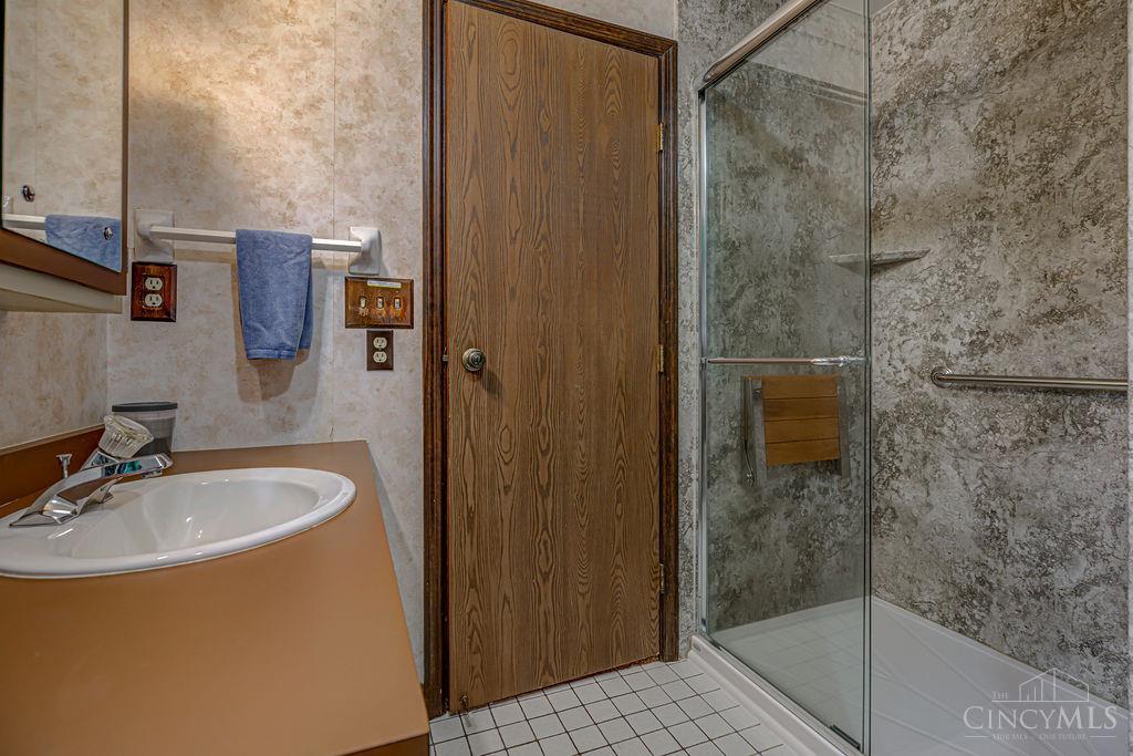 6215 Daleview Road Cincinnati, OH 45247 - Photo 29 of 74 Gallery Image 29
