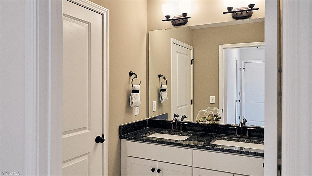 807 Riley Lane, Unit 52 Greensboro, NC 27455 - Photo 13 of 27 Gallery Image 13