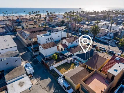$1,695,000 | 218 11th Street, Huntington Beach, CA 92648