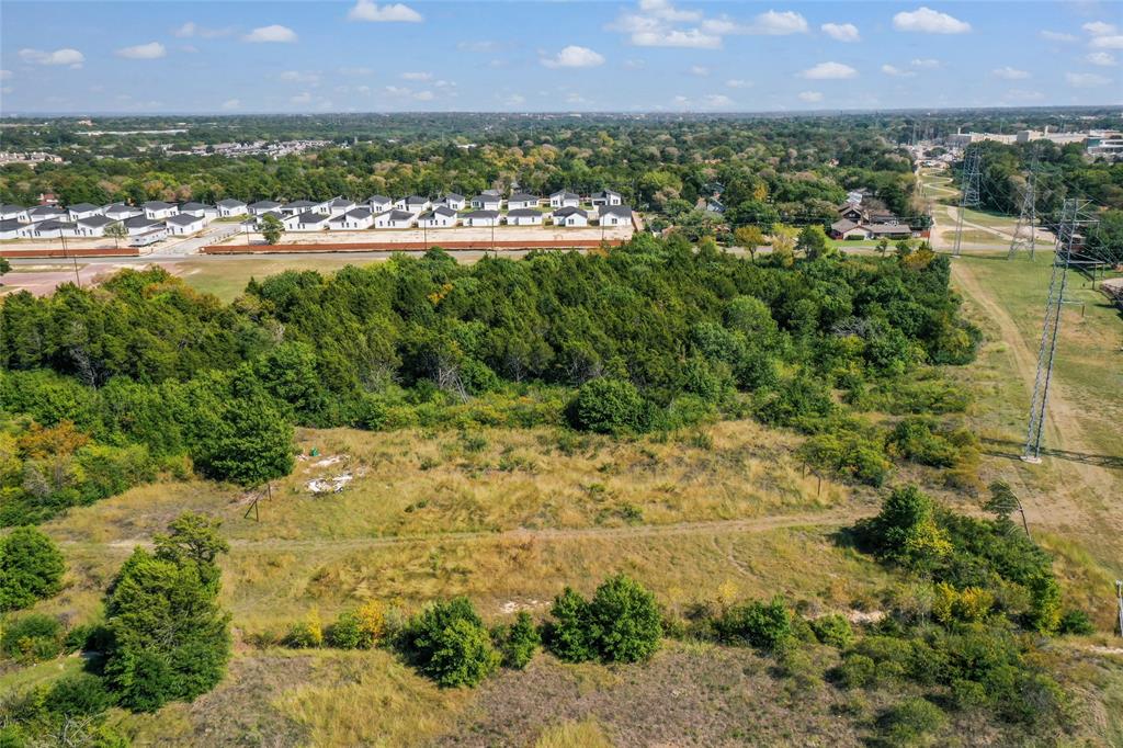 3846 West Kiest Boulevard Dallas, TX 75233 - Photo 4 of 14 a view of a city with a lake