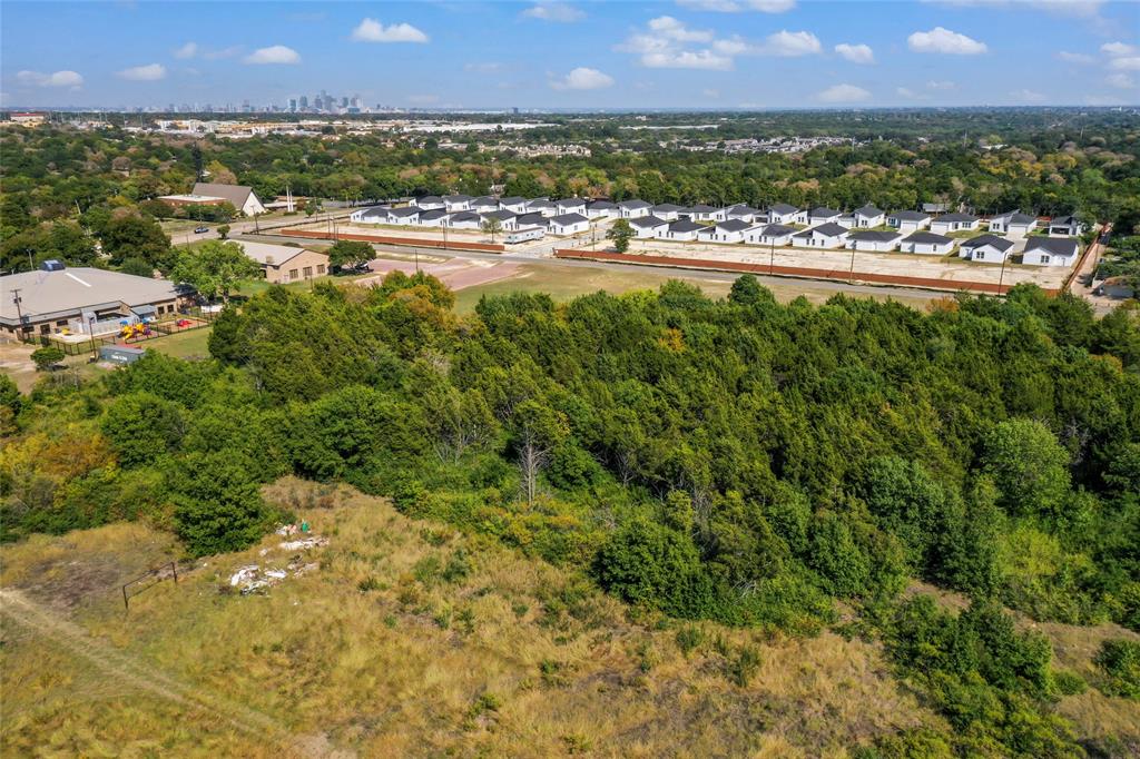 3846 West Kiest Boulevard Dallas, TX 75233 - Photo 5 of 14 a view of a city with tall buildings