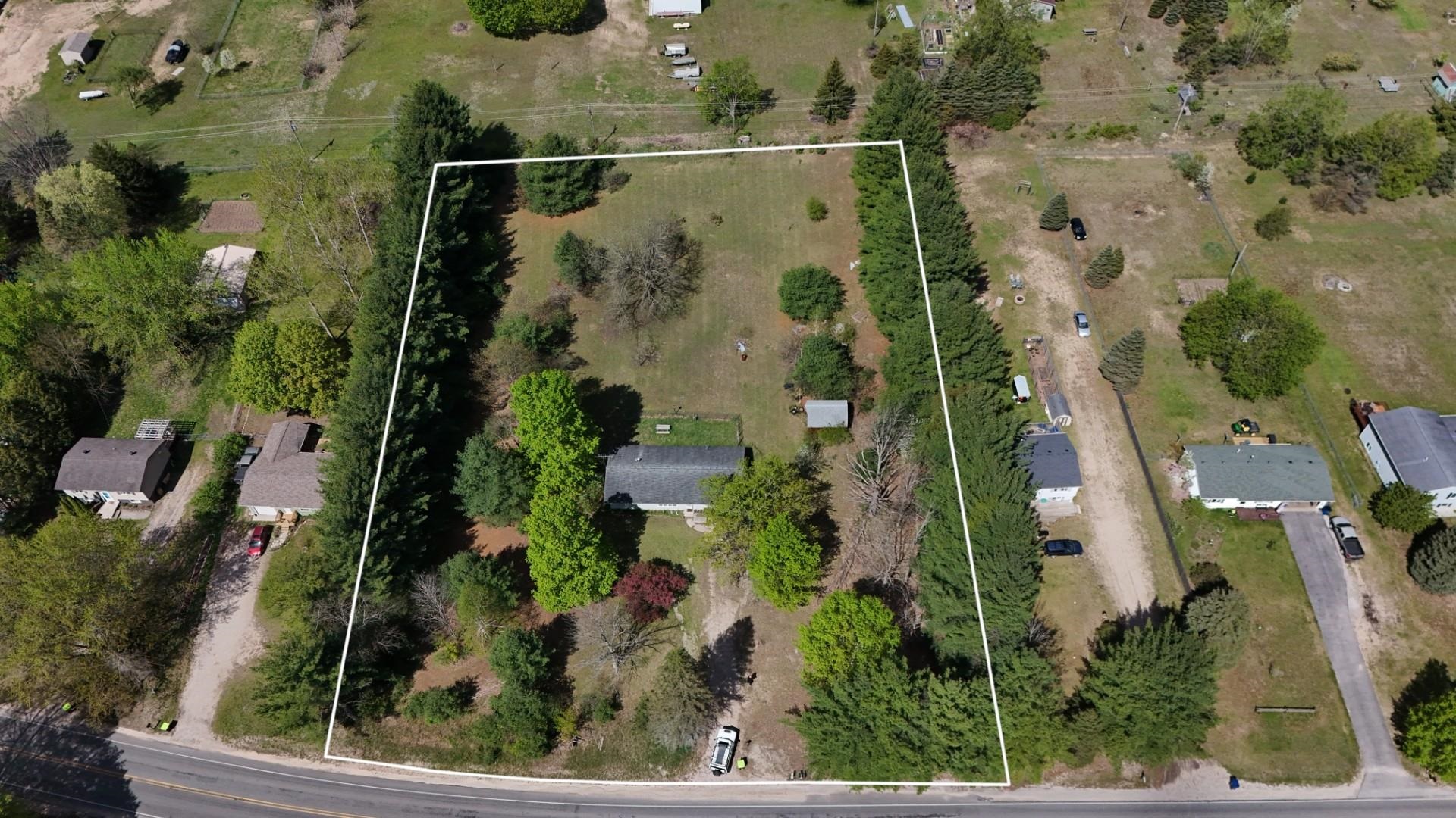 6296 North Reynolds Road Lake Ann, MI 49650 - Photo 30 of 32