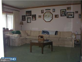 49 Mayflower Road Levittown, PA 19056 - Photo 2 of 8 Living Room