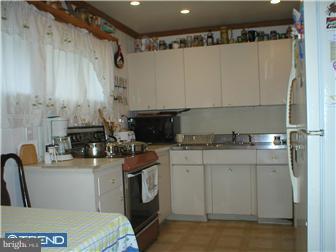 49 Mayflower Road Levittown, PA 19056 - Photo 4 of 8 Kitchen