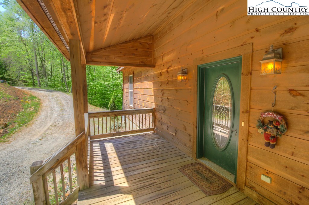 808 Timberlane Drive Boone, NC 28607 - Photo 4 of 30 Gallery Image 4