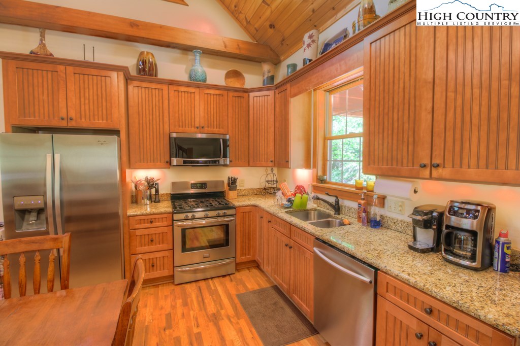 808 Timberlane Drive Boone, NC 28607 - Photo 5 of 30 Gallery Image 5