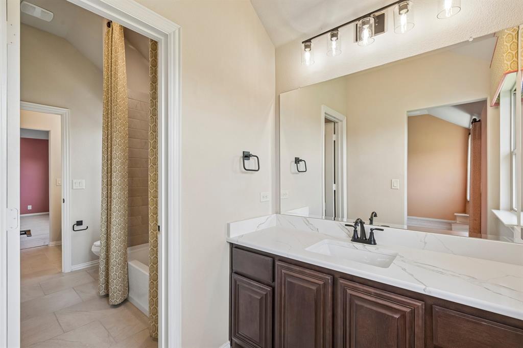 1228 Abbeygreen Road Forney, TX 75126 - Photo 23 of 31 Jack and Jill bathroom