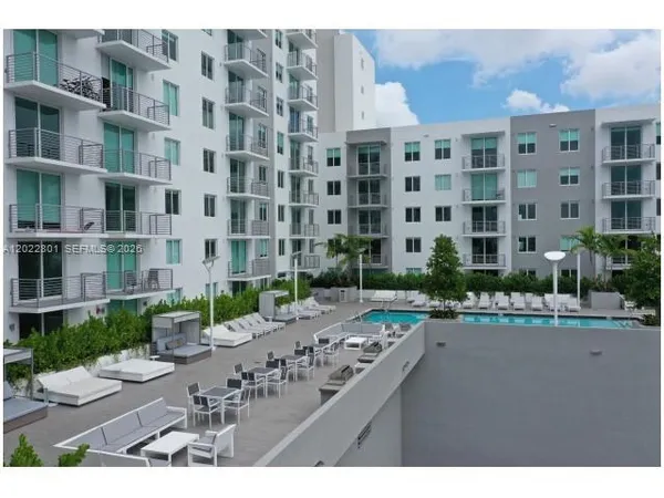 $2,287 | 729 Northwest 2nd Street, Unit 422, Miami, FL 33128