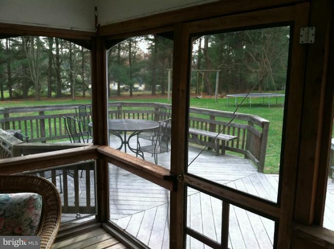 11343 Vale Road Oakton, VA 22124 - Photo 7 of 12 DECK