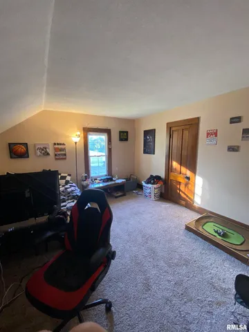 $145,000 | 303 East Adams Street, Rushville, IL 62681