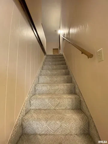 $145,000 | 303 East Adams Street, Rushville, IL 62681