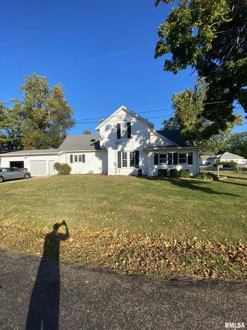 $145,000 | 303 East Adams Street, Rushville, IL 62681