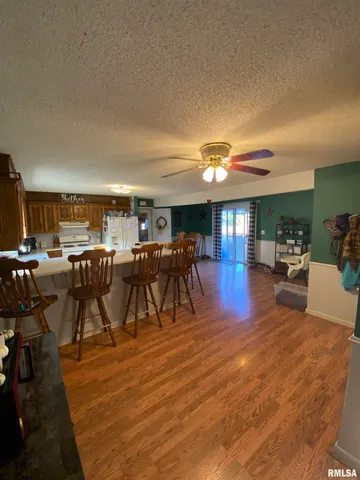 $145,000 | 303 East Adams Street, Rushville, IL 62681