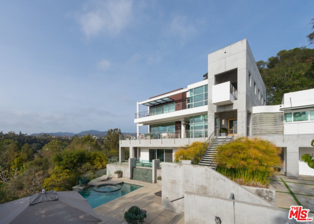 50 Haldeman Road Santa Monica, CA 90402 - Photo 2 of 18 Gallery Image 2
