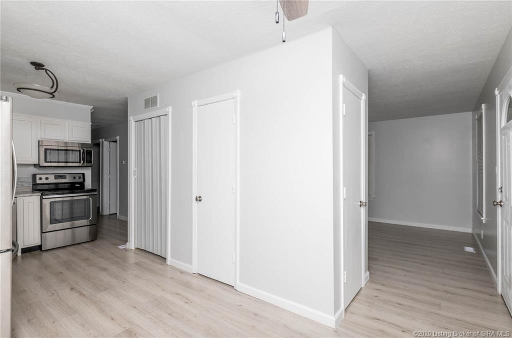 917 Assembly Road Jeffersonville, IN 47130 - Photo 11 of 43 Gallery Image 11